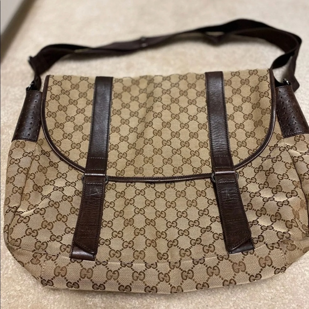 Gucci messenger bag